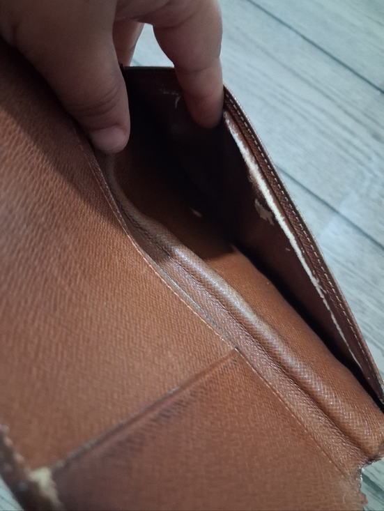 Louis Vuitton Wallet - Picture 7 of 14